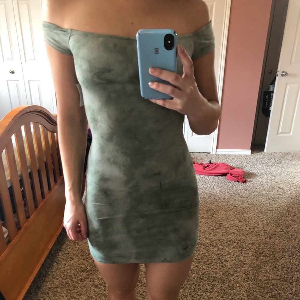 NWT SUEDE WINDSOR DRESS